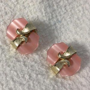 Vintage Pink & Gold Tone Clip Earrings